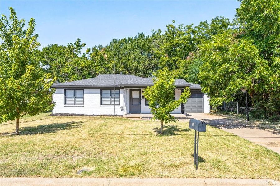 321 Harmon Road, Hurst, TX 76053