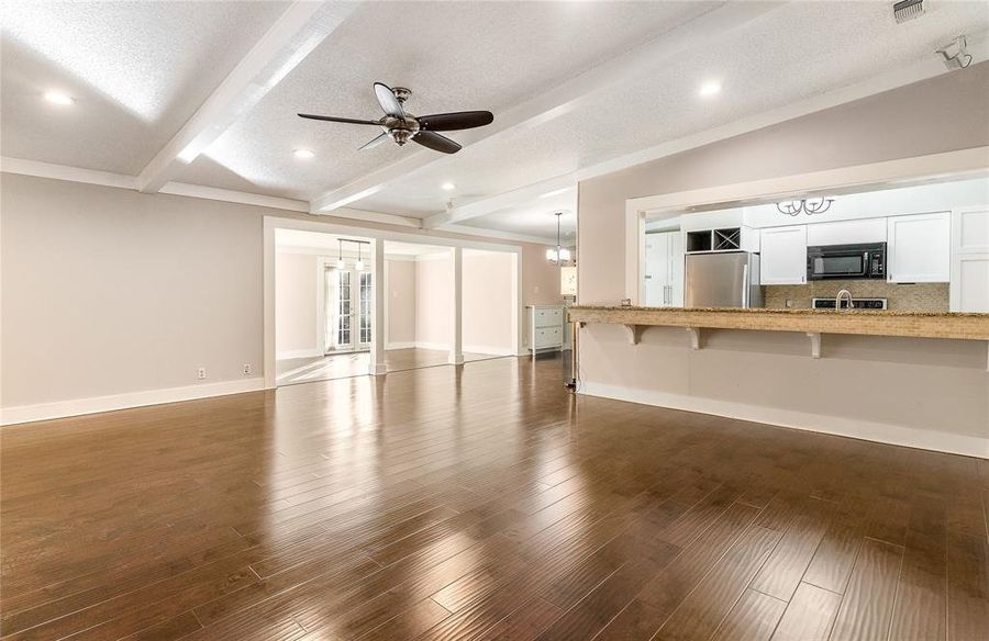 203 Walnut Way, Euless, TX 76039